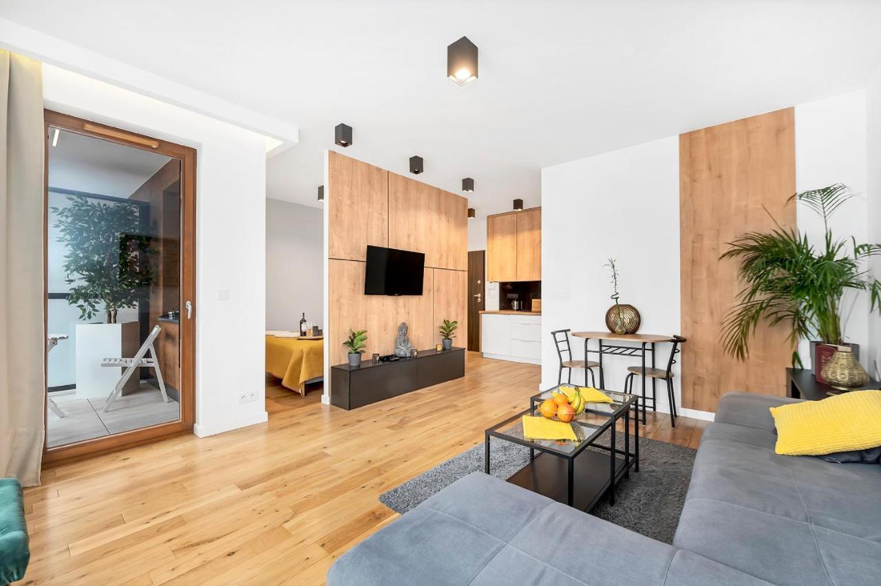 Modern Apartments With Access To The Pool Near Rondo Daszynskiego Station Warsaw Exterior photo