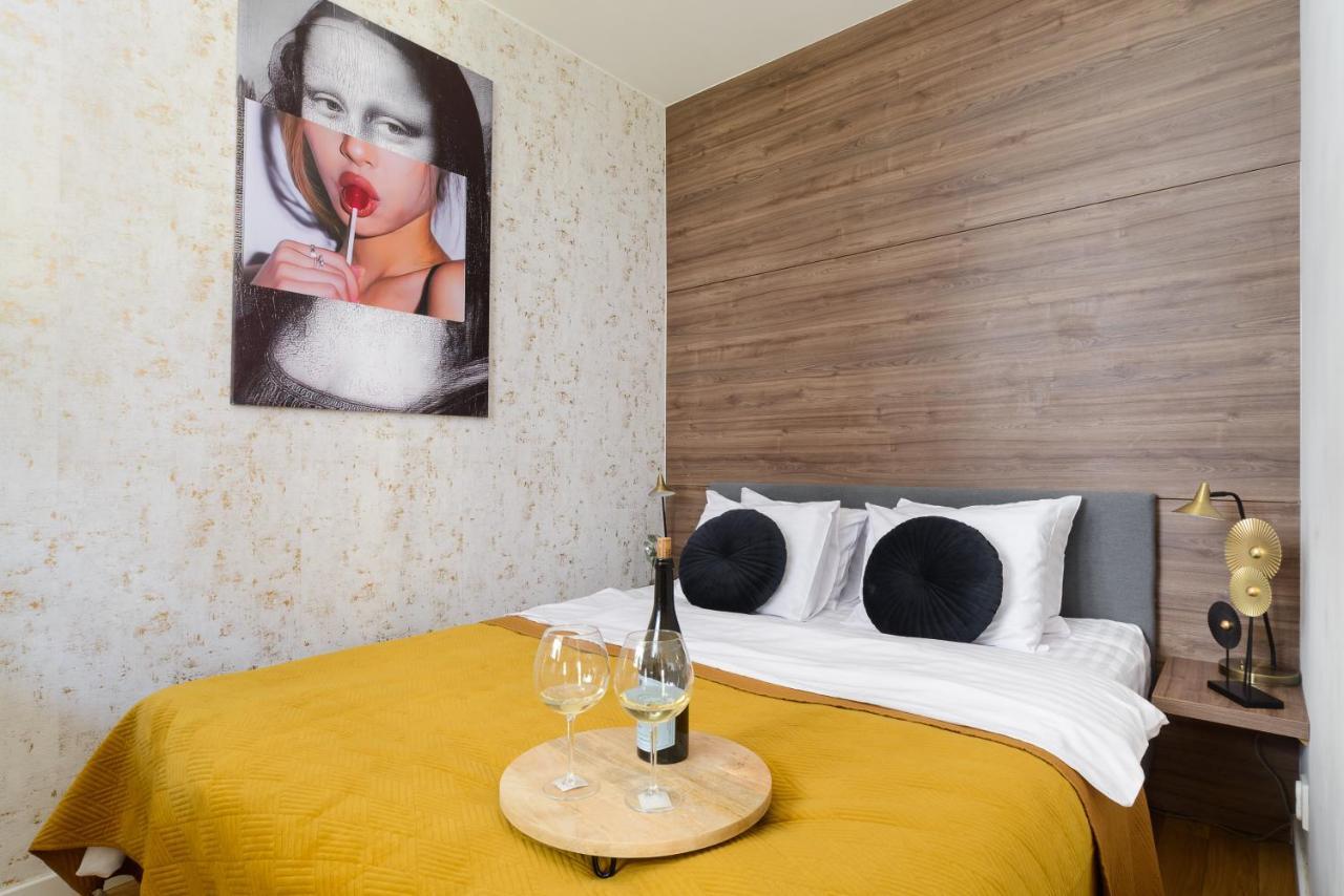 Modern Apartments With Access To The Pool Near Rondo Daszynskiego Station Warsaw Exterior photo